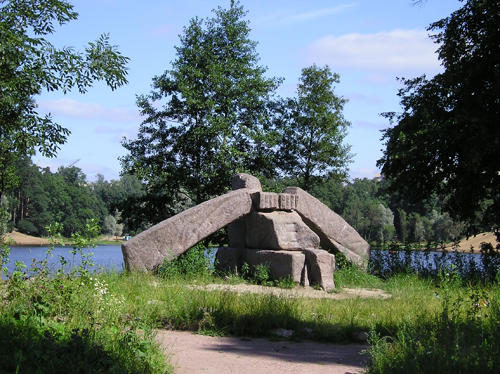 Каменный гребец